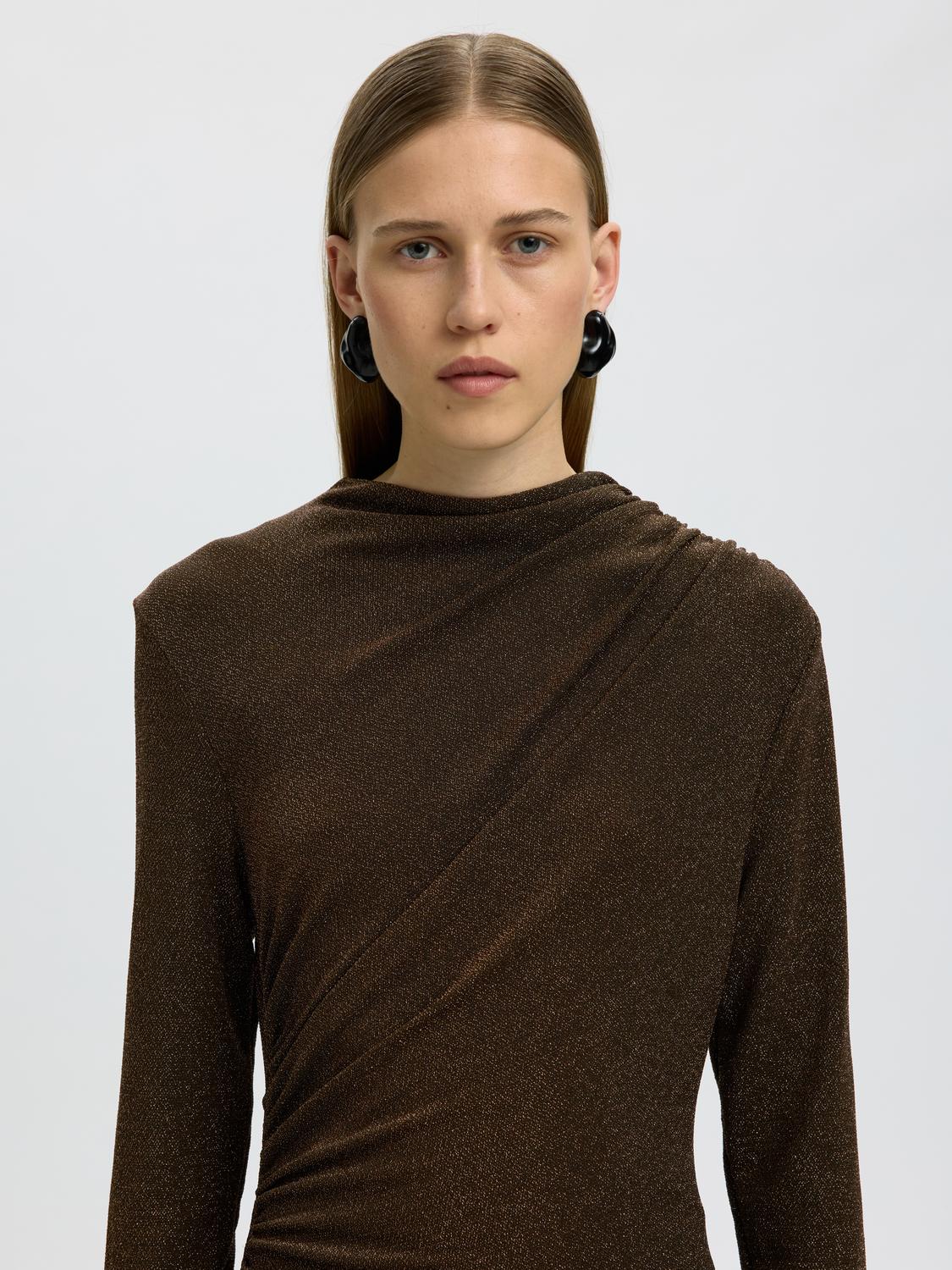 model_shot-detail